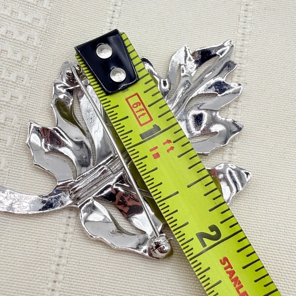 Vintage Shiny Cutout Silver Tone Leaf Foliage Autumn Pin Brooch